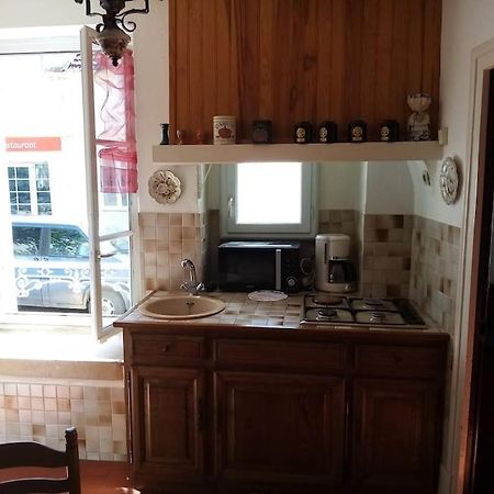 Gite Sous L' Orme Asquins Exterior photo